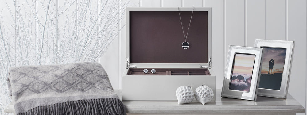 16 Luxury Christmas Gift Ideas from the Bentley Collection
